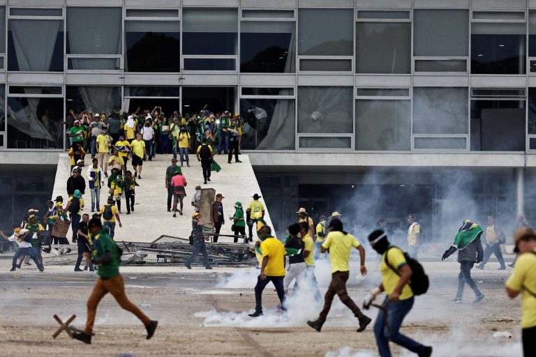 Foto: Por Ueslei Marcelino/Reprodução Folha de S. Paulo