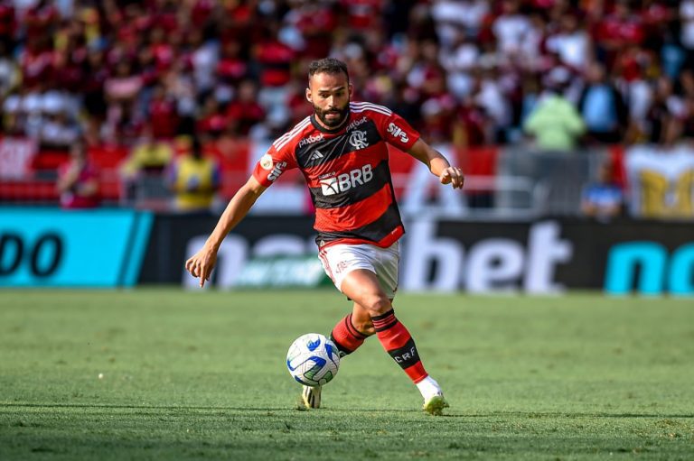Thiago Maia em ação pelo Flamengo