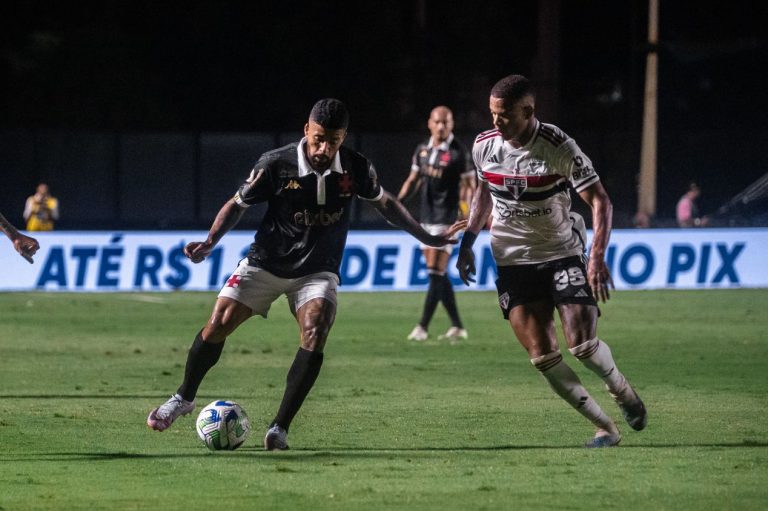 Pablo Vegetti em ação pelo Vasco