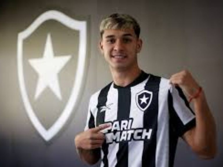 Mateo Ponte comemora renovação com o Botafogo: "Muito feliz"