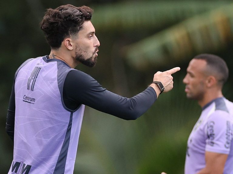 Alex Telles enfrenta o Fluminense? Saiba as condições físicas do jogador do Botafogo