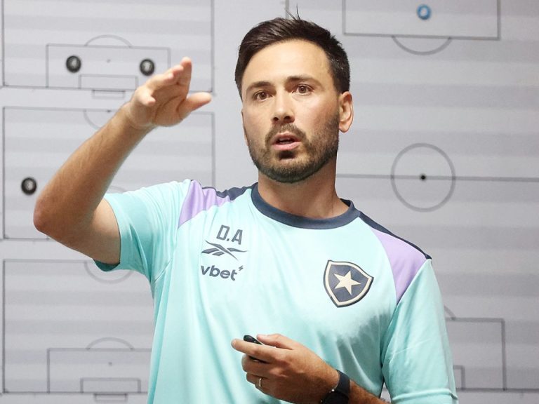 Alex Telles, Cuiabano ou Marçal: Quem será o titular do Botafogo após a Data Fifa?
