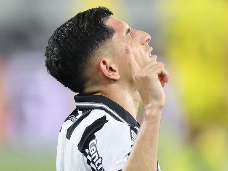 Jefferson Savarino vive momento ruim no Botafogo