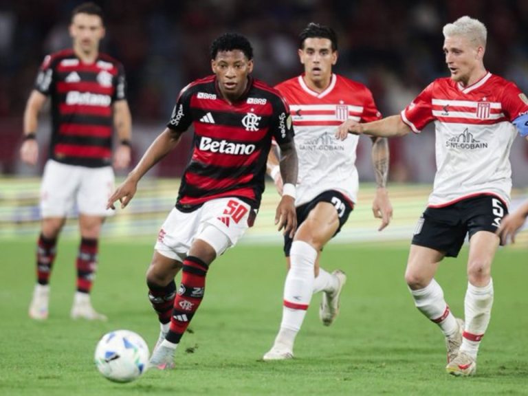 Conmebol anula expulsão de Gonzalo Plata contra o Estudiantes; saiba detalhes