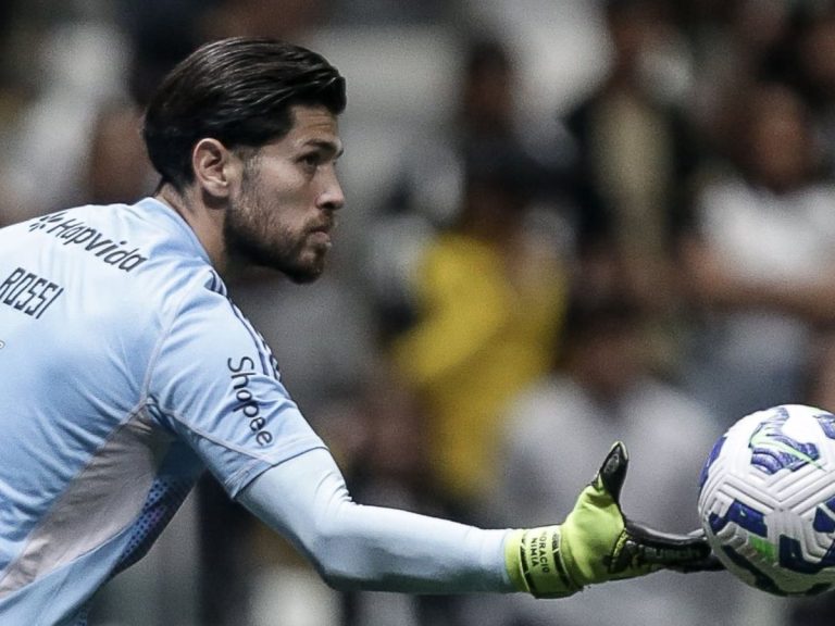 “A vida de goleiro é muito difícil”, diz especialista sobre fase de Agustín Rossi no Flamengo