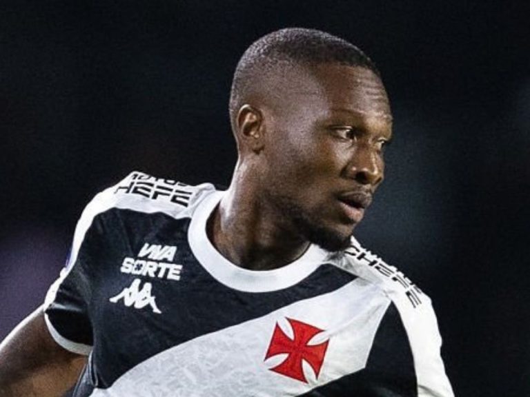 Vasco empresta Loide Augusto ao futebol turco após perder espaço na equipe