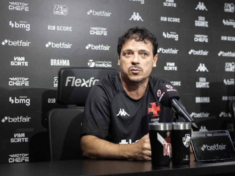Fernando Diniz critica descuidos do Vasco após derrota para o Palmeiras no Allianz Parque