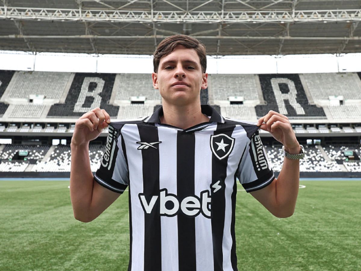 Botafogo atrasa parcela de pagamento ao Vélez por compra de Álvaro Montoro