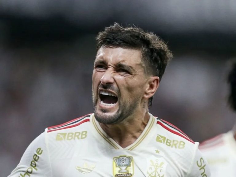 Arrascaeta, Zico e outros: veja os jogadores com mais assistências na história do Brasileirão