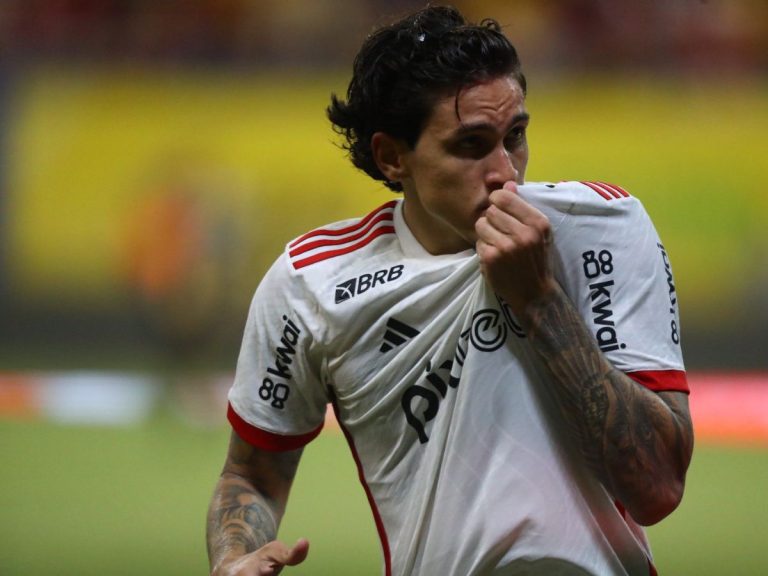 Pedro completa 300 jogos pelo Flamengo no clássico contra o Botafogo