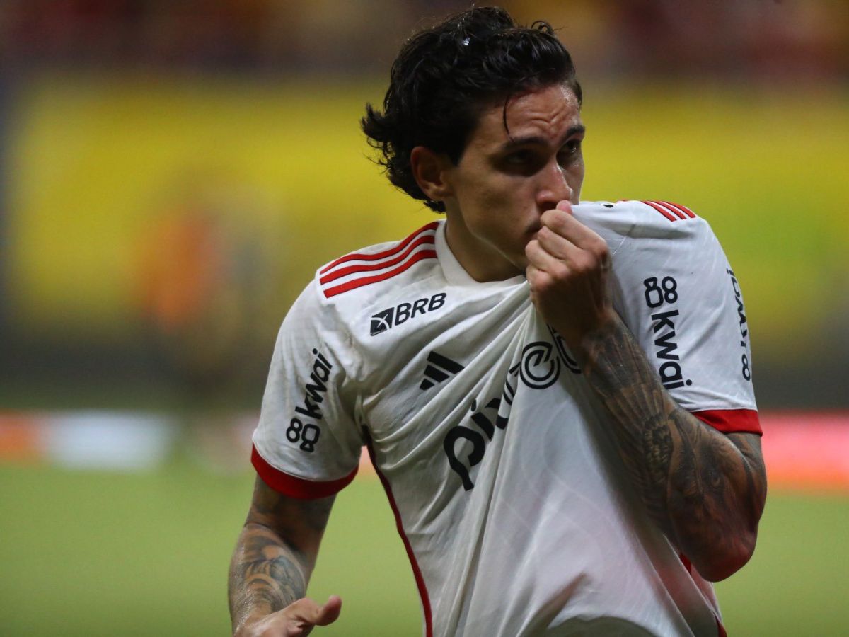 Pedro completa 300 jogos pelo Flamengo no clássico contra o Botafogo