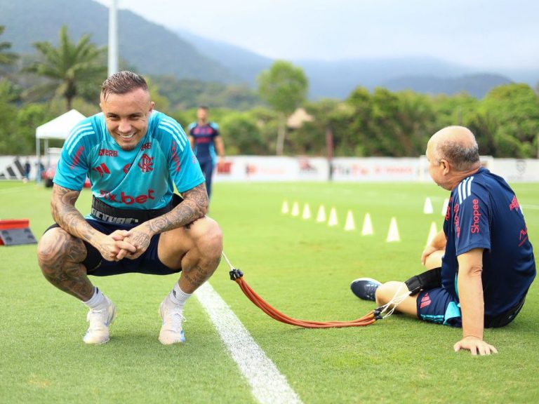 Flamengo atualiza quadro de Everton Cebolinha após substituição em clássico contra o Botafogo