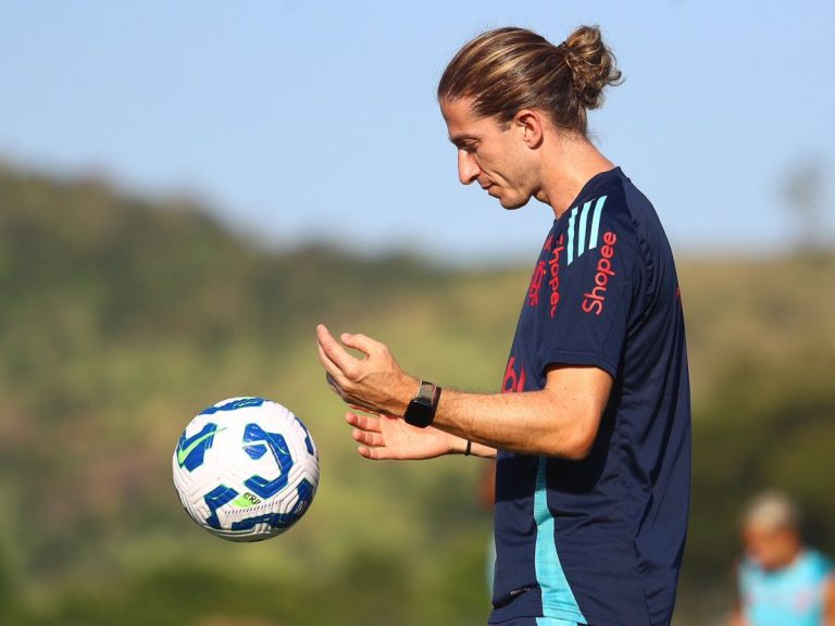 Flamengo: Filipe Luís espera ter força máxima contra o Racing; veja detalhes