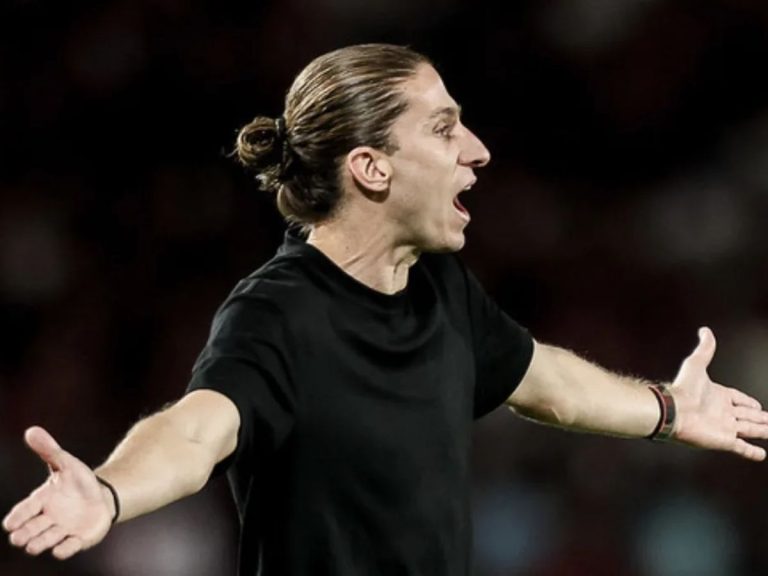 Flamengo sofre com excesso de interrupções e vê tempo de bola em jogo despencar