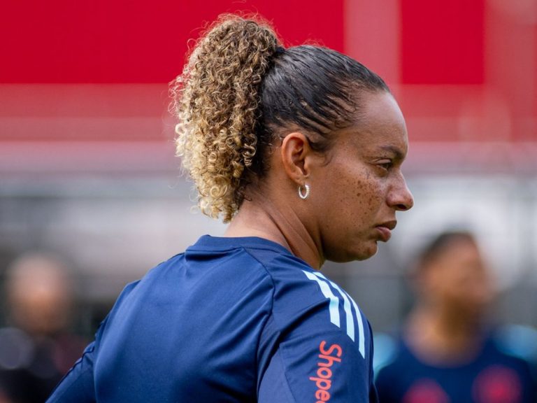 Flamengo anuncia saída de Rosana Augusto e inicia novo ciclo no futebol feminino