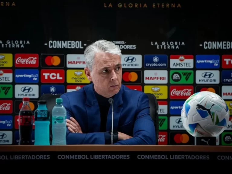 Tiago Nunes mantém domínio sobre brasileiros e tem desempenho impressionante à frente da LDU; veja números