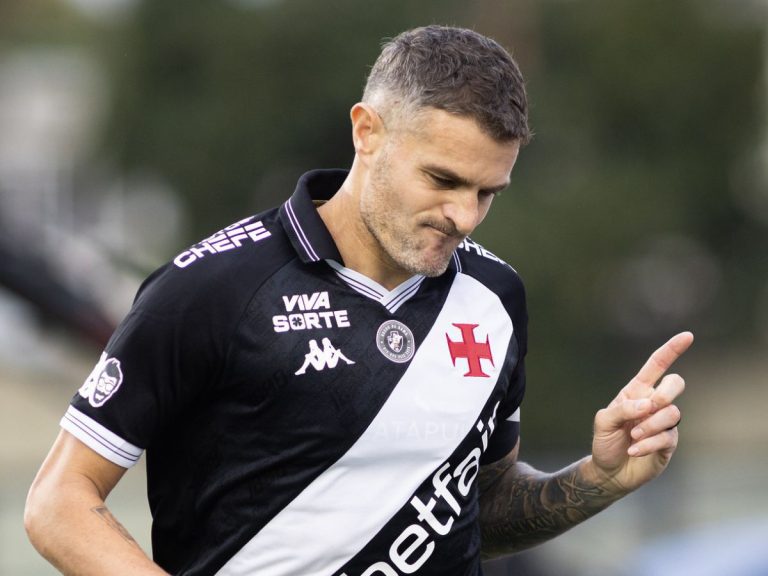 Pablo Vegetti comenta período no banco de reservas do Vasco