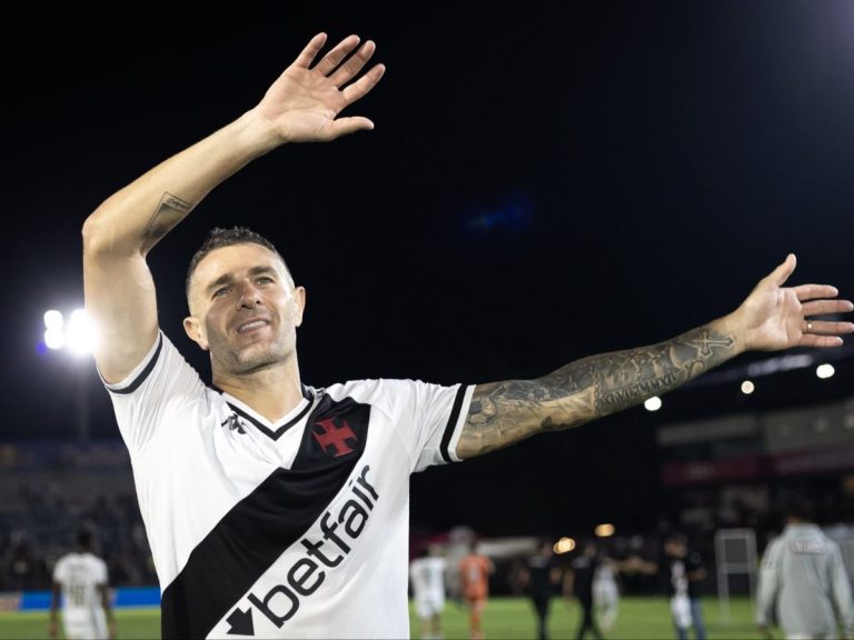 Pablo Vegetti encerrou seu maior jejum pelo Vasco e busca retomar titularidade