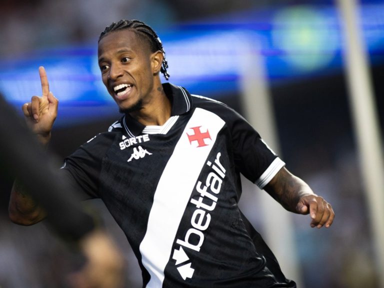 Tchê Tchê na lateral? Relembre outras vezes que o jogador do Vasco foi utilizado na função
