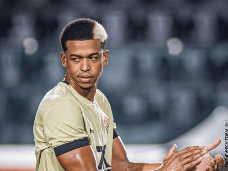 Carlinhos pode deixar o Vitória