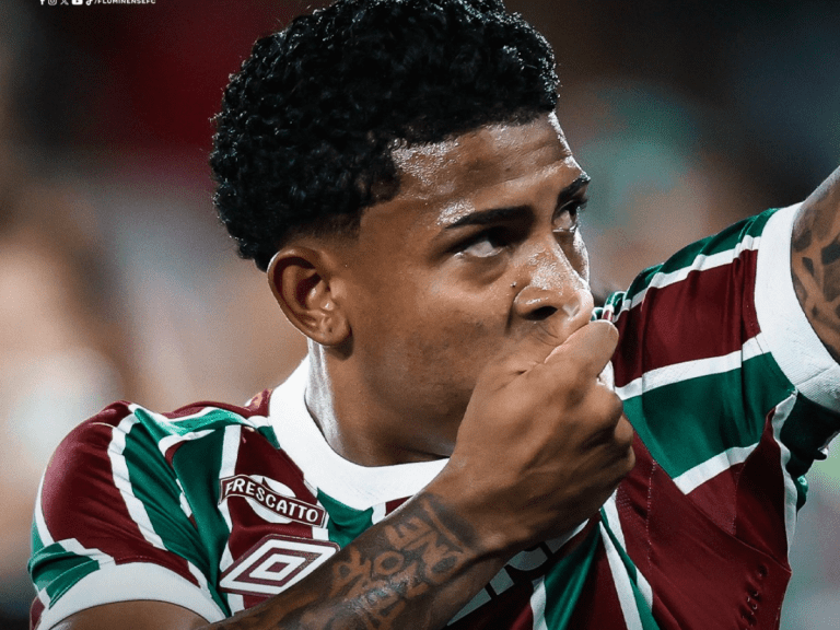 Fluminense vence e garante vaga na Libertadores da América