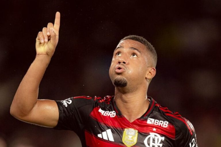 Com gol de Samuel Lino, Flamengo vence Ceará e conquista o Brasileirão 2025